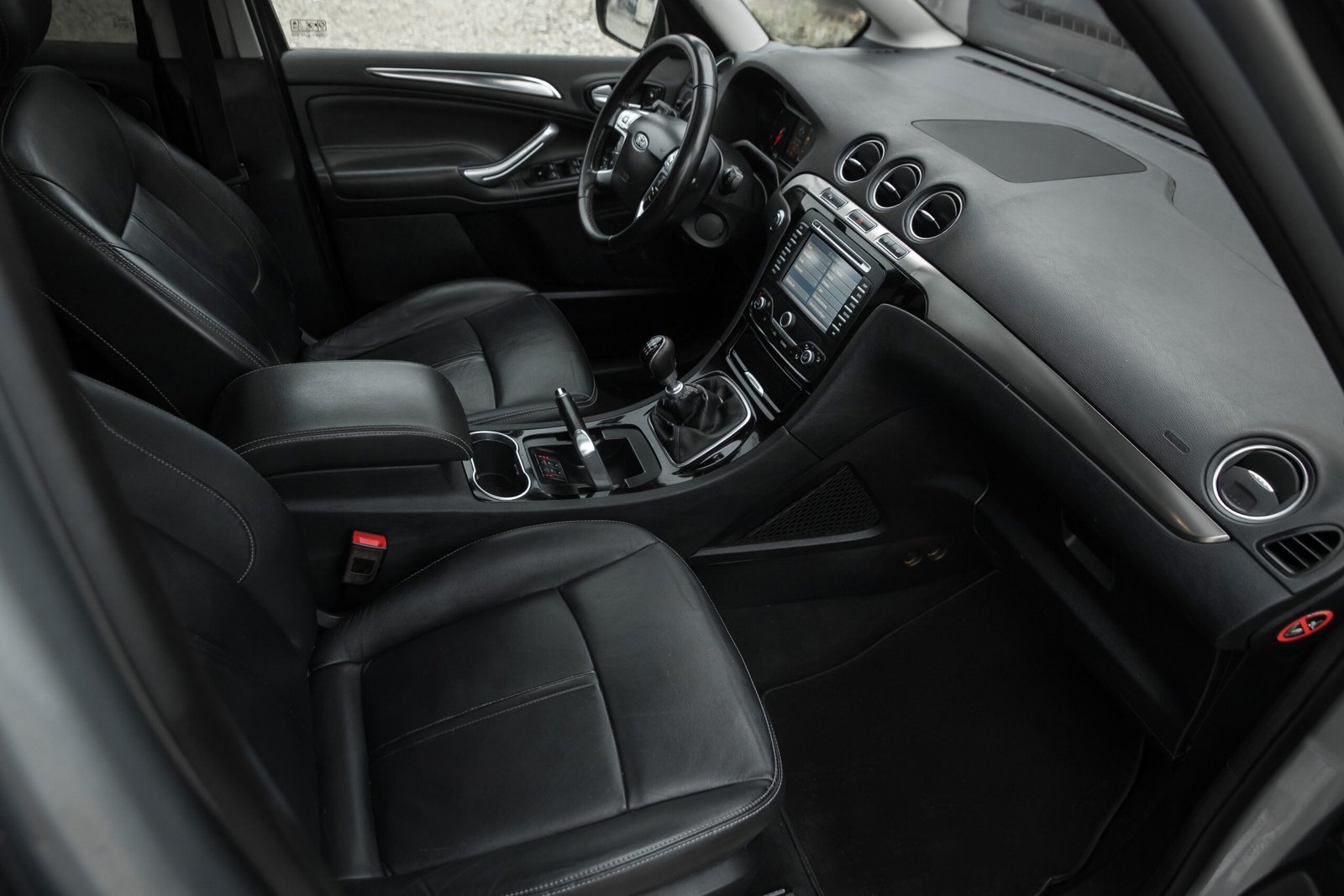 
								FORD GALAXY 2.0D 100KW TITANIUM LAST EDITION full									