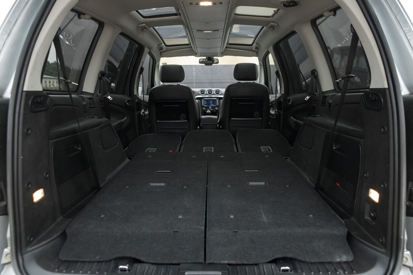 
								FORD GALAXY 2.0D 100KW TITANIUM LAST EDITION full									