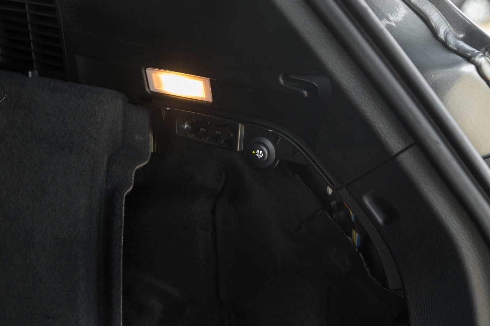 
								BMW X3 2.0D 135KW M-SPORTPAKET full									