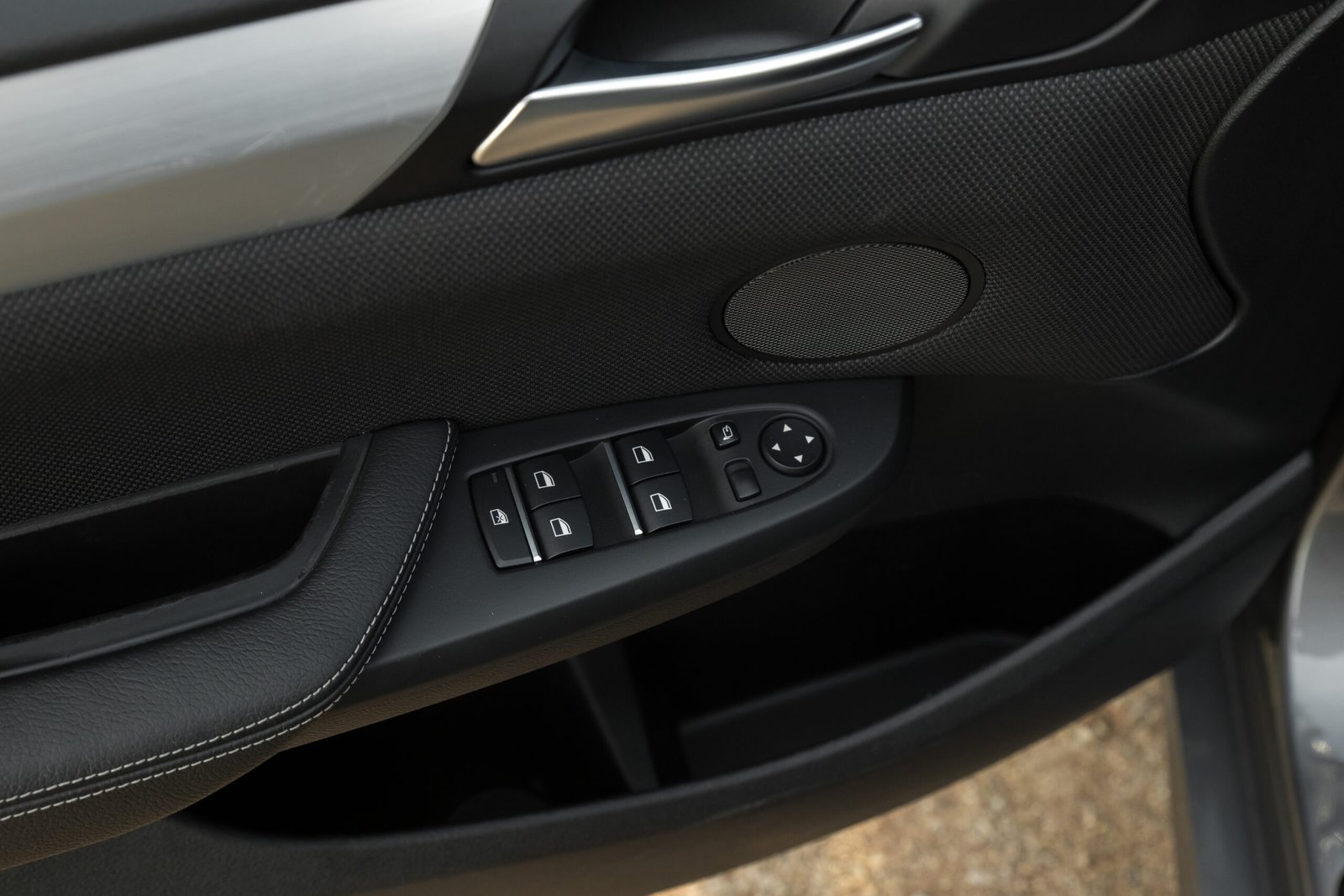 
								BMW X3 2.0D 135KW M-SPORTPAKET full									