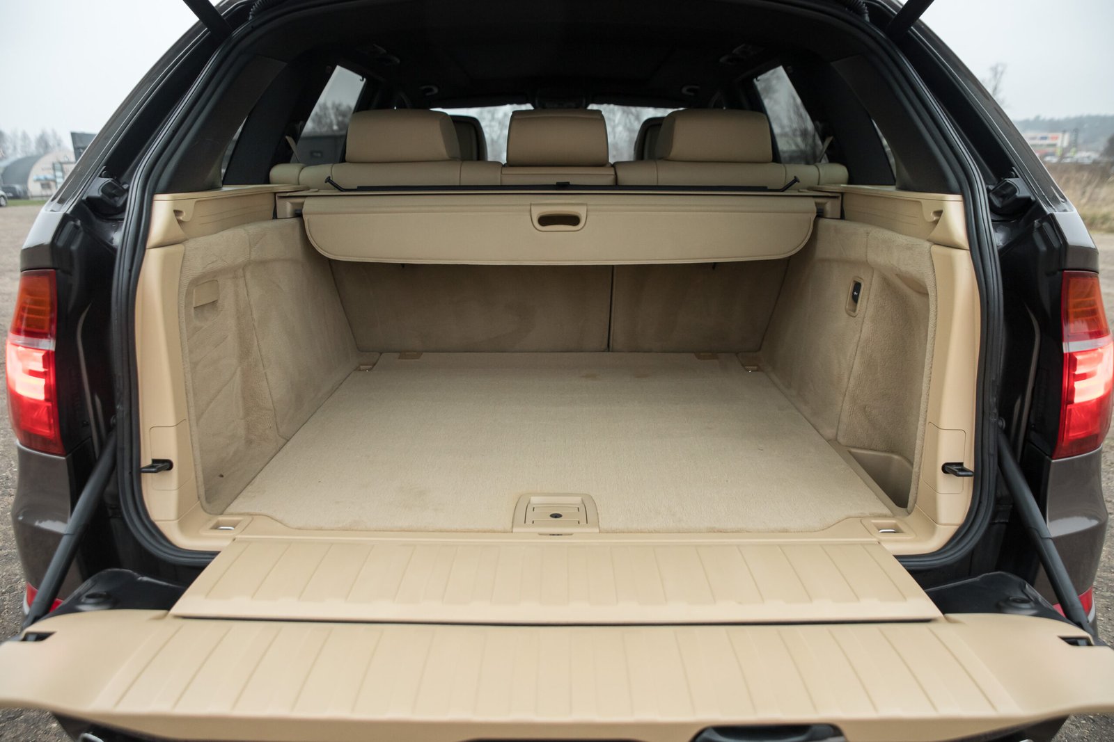 
								BMW X5 E70 3.0D 40D 225KW M-SPORTPAKET FACELIFT full									