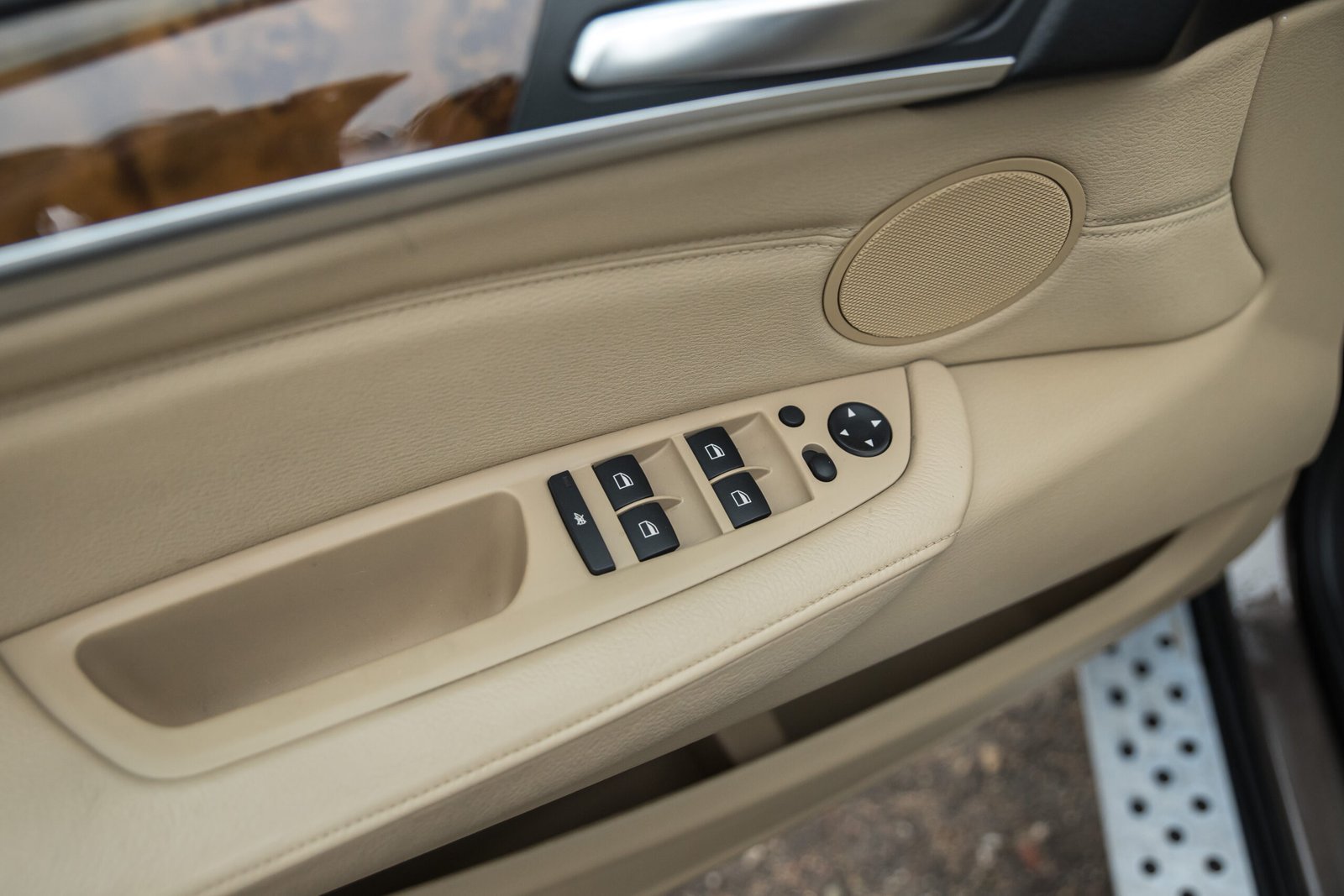 
								BMW X5 E70 3.0D 40D 225KW M-SPORTPAKET FACELIFT full									