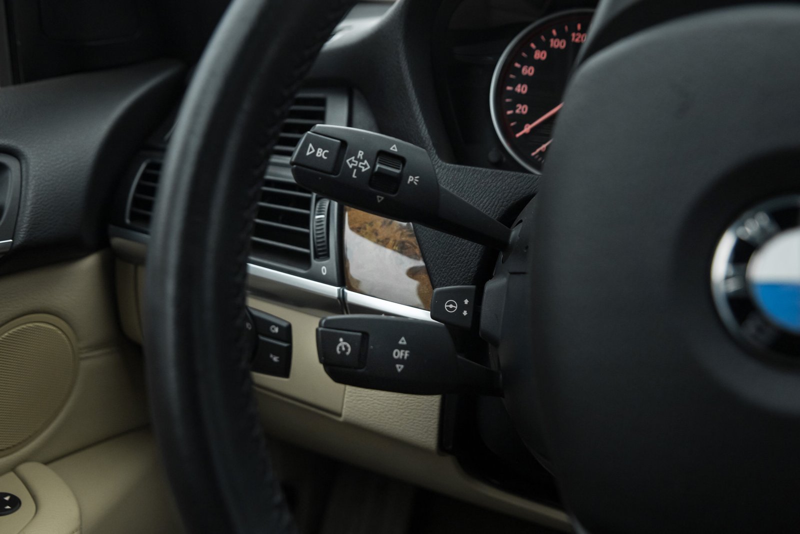 
								BMW X5 E70 3.0D 40D 225KW M-SPORTPAKET FACELIFT full									