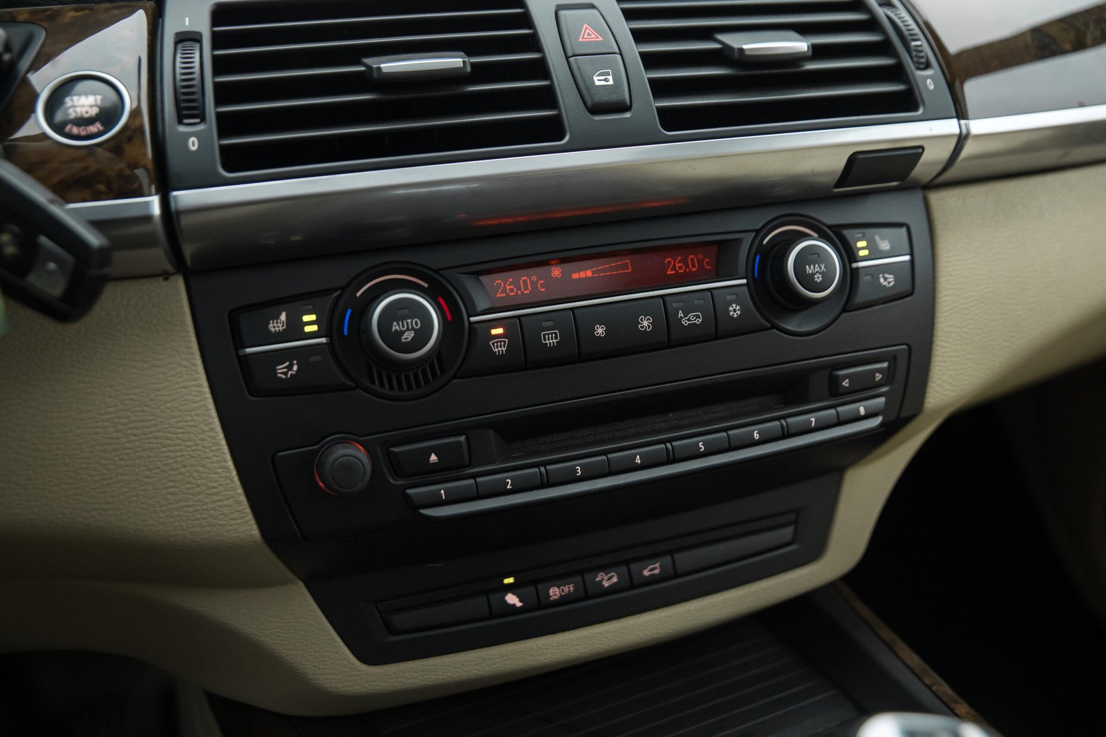 
								BMW X5 E70 3.0D 40D 225KW M-SPORTPAKET FACELIFT full									