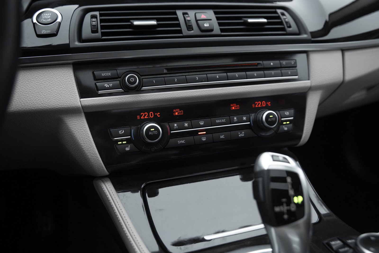 
								BMW  F11 525D X-Drive 2.0D 25D 160KW FACELIFT full									