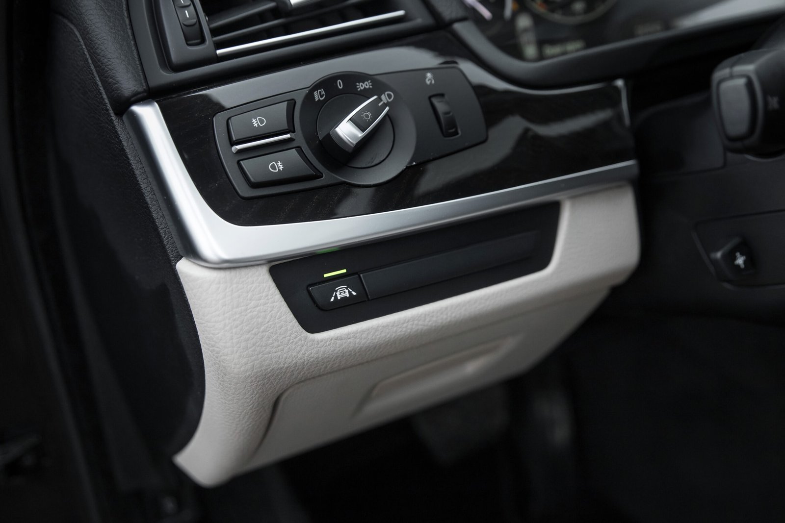 
								BMW  F11 525D X-Drive 2.0D 25D 160KW FACELIFT full									