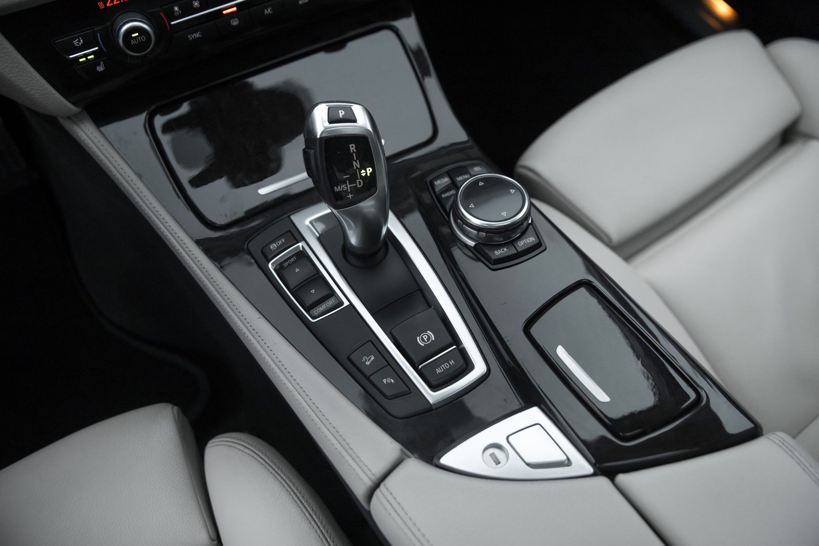 
								BMW  F11 525D X-Drive 2.0D 25D 160KW FACELIFT full									