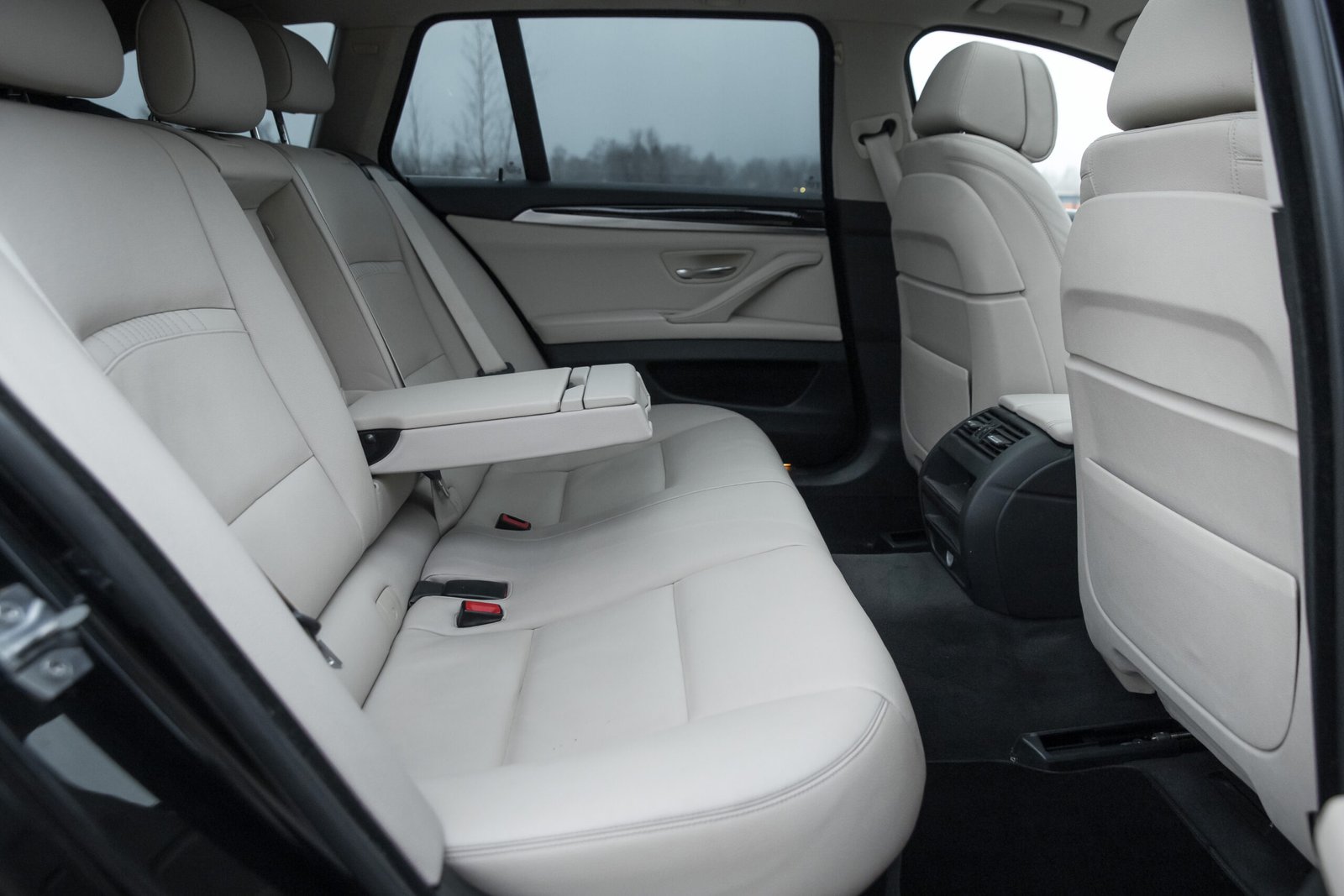 
								BMW  F11 525D X-Drive 2.0D 25D 160KW FACELIFT full									