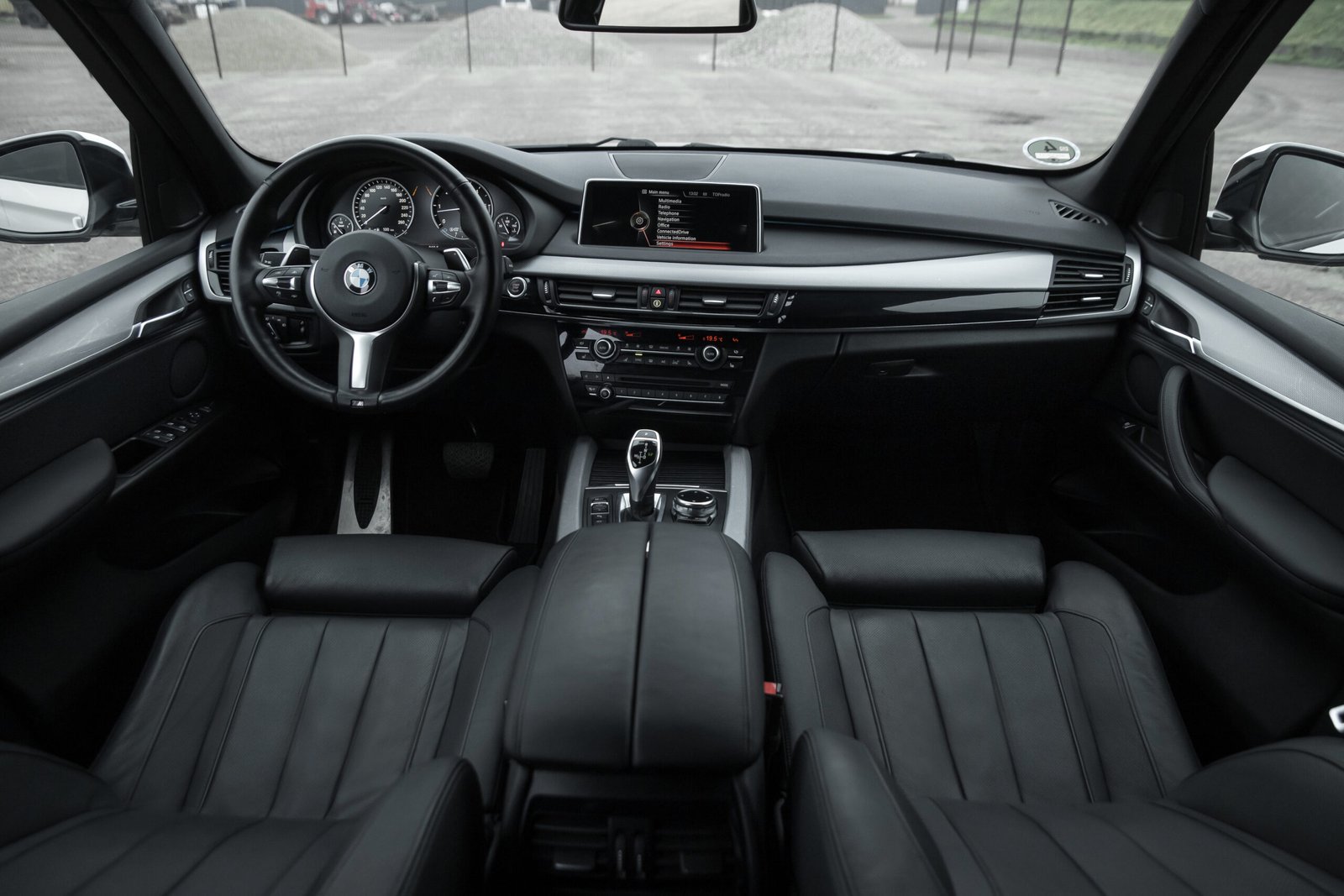 
								BMW X5 F15 3.0D 40D 230KW M-SPORTPAKET full									