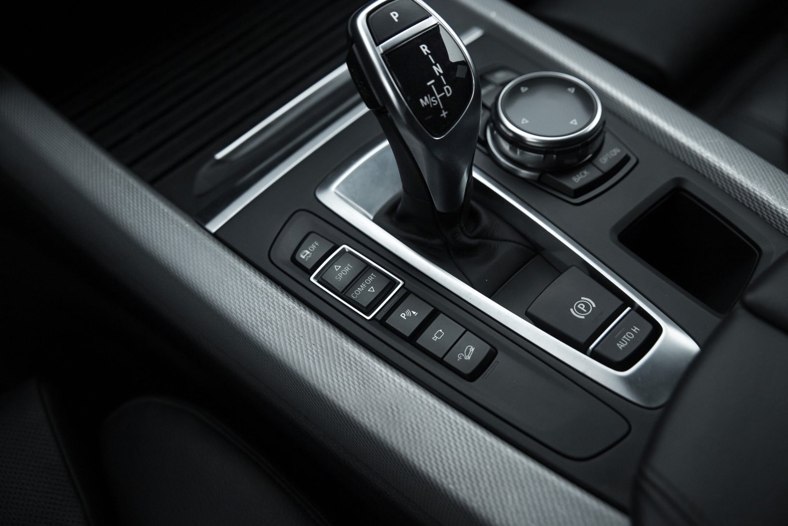 
								BMW X5 F15 3.0D 40D 230KW M-SPORTPAKET full									