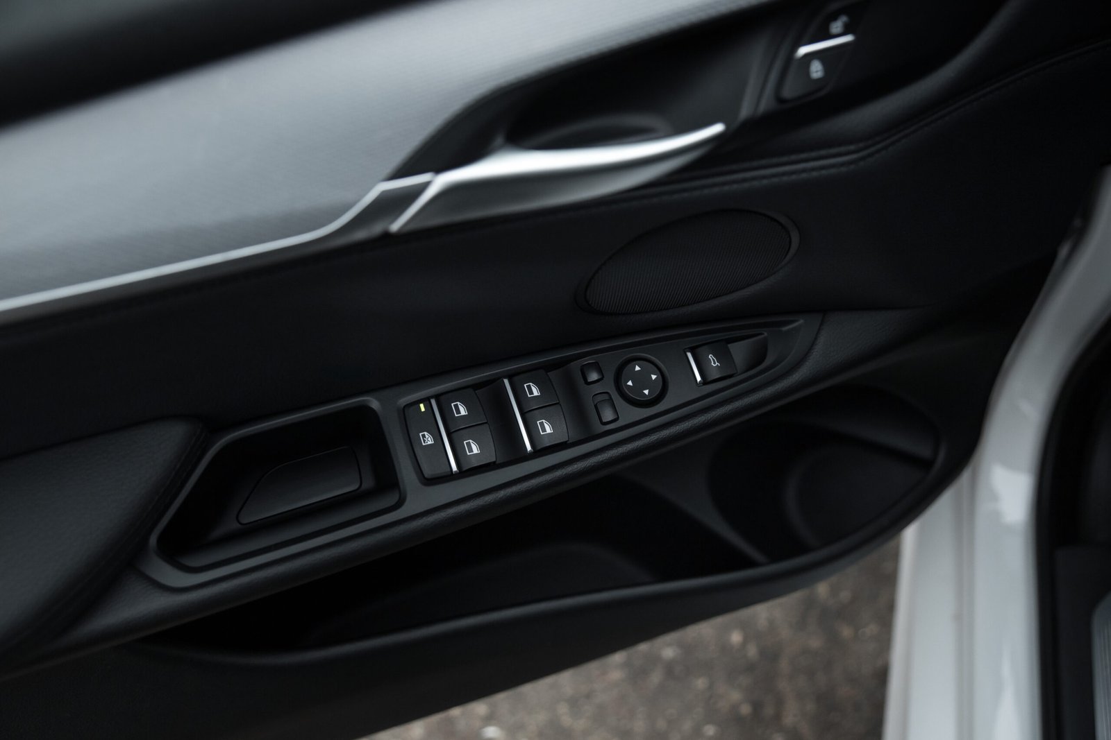 
								BMW X5 F15 3.0D 40D 230KW M-SPORTPAKET full									