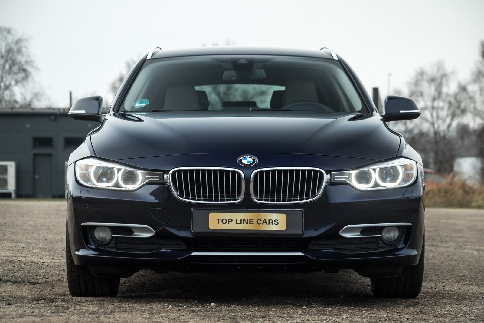 
								BMW 318D F30 2.0D INDIVIDUAL full									