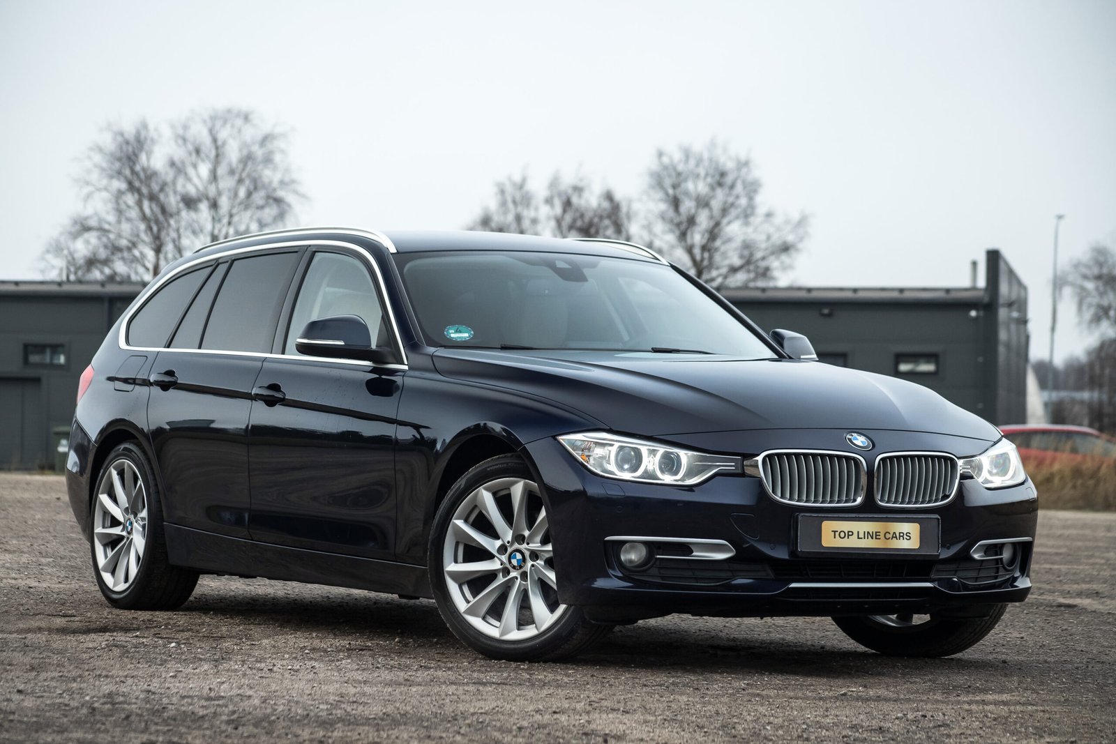 
								BMW 318D F30 2.0D INDIVIDUAL full									