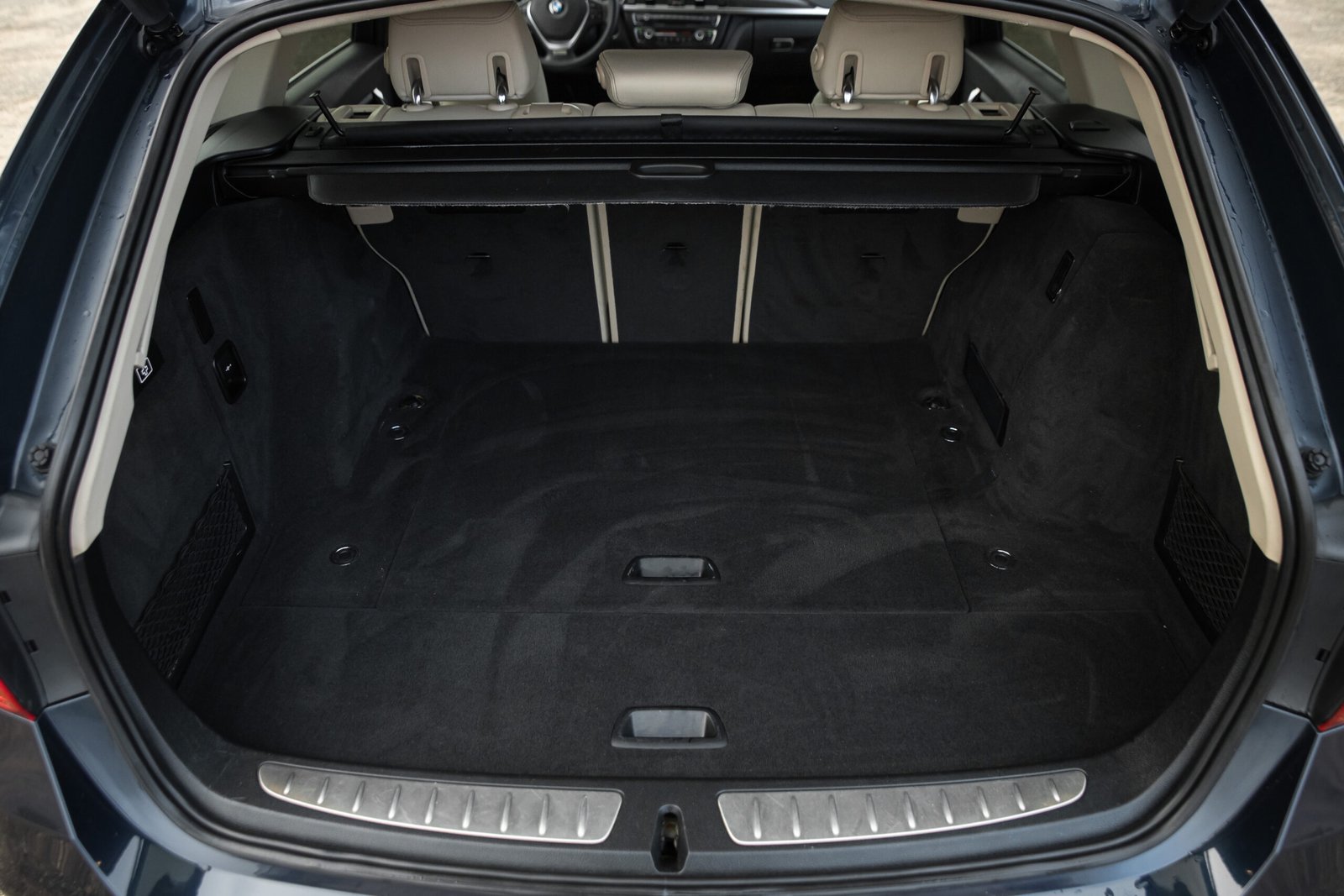 
								BMW 318D F30 2.0D INDIVIDUAL full									