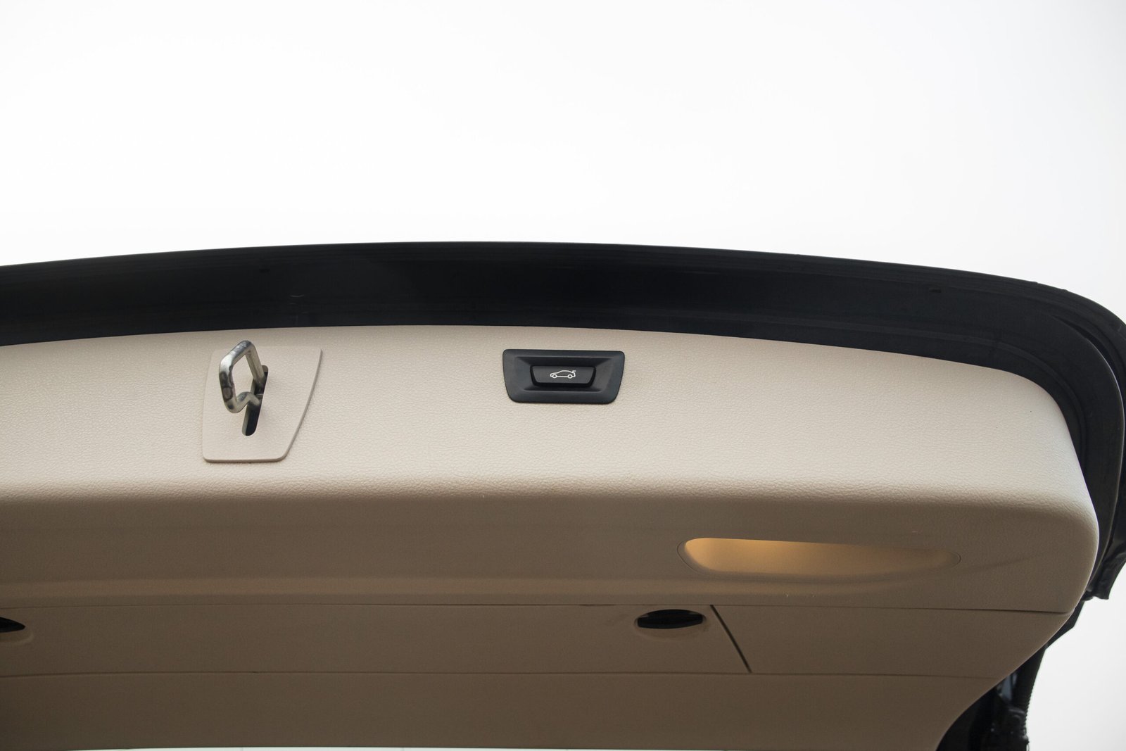 
								BMW 318D F30 2.0D INDIVIDUAL full									