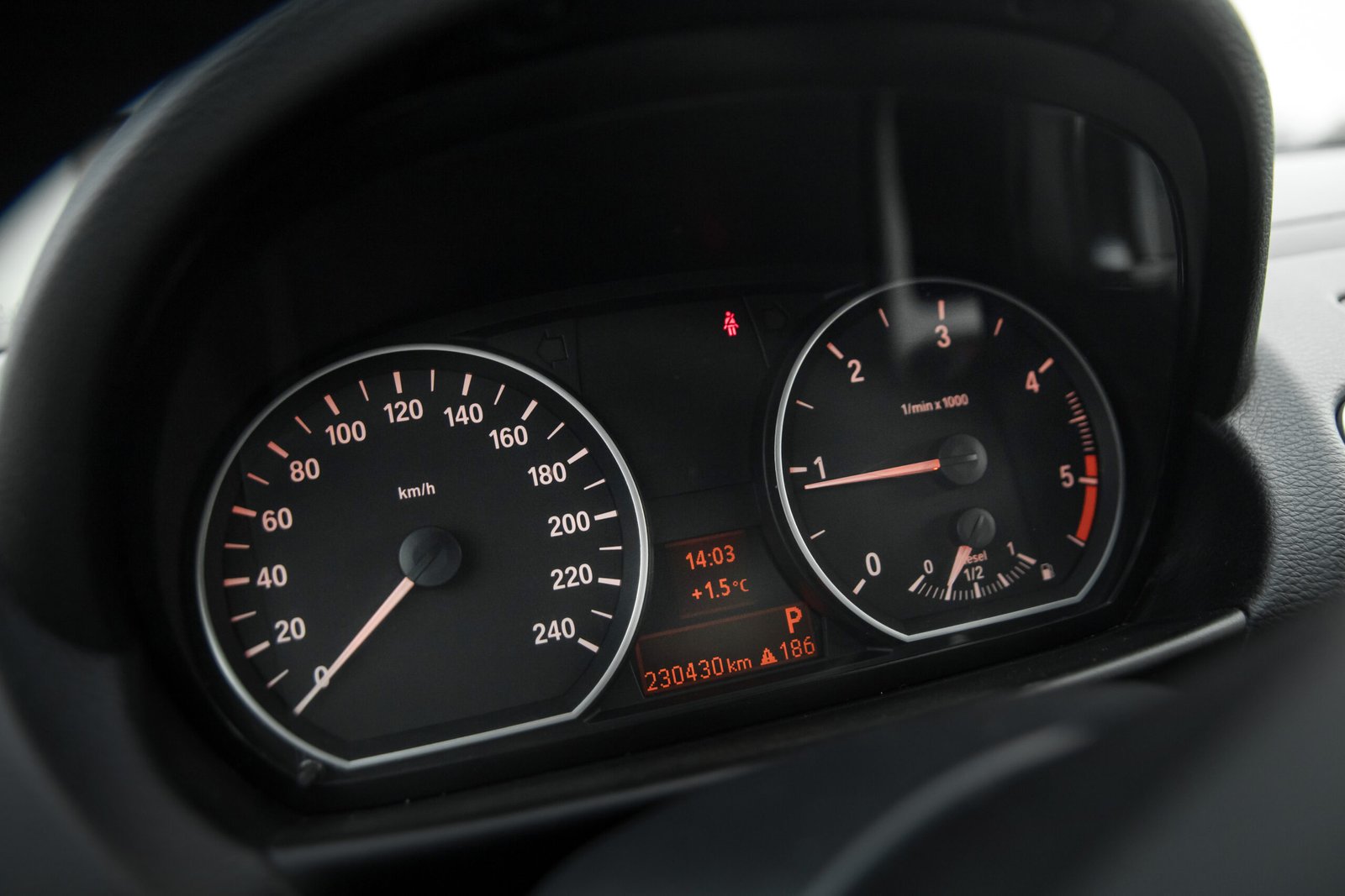 
								BMW 118D 2.0D 105KW ALPINEWEISS AUTOAMTS full									