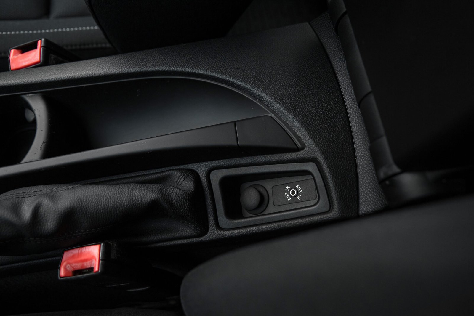 
								BMW 118D 2.0D 105KW ALPINEWEISS AUTOAMTS full									