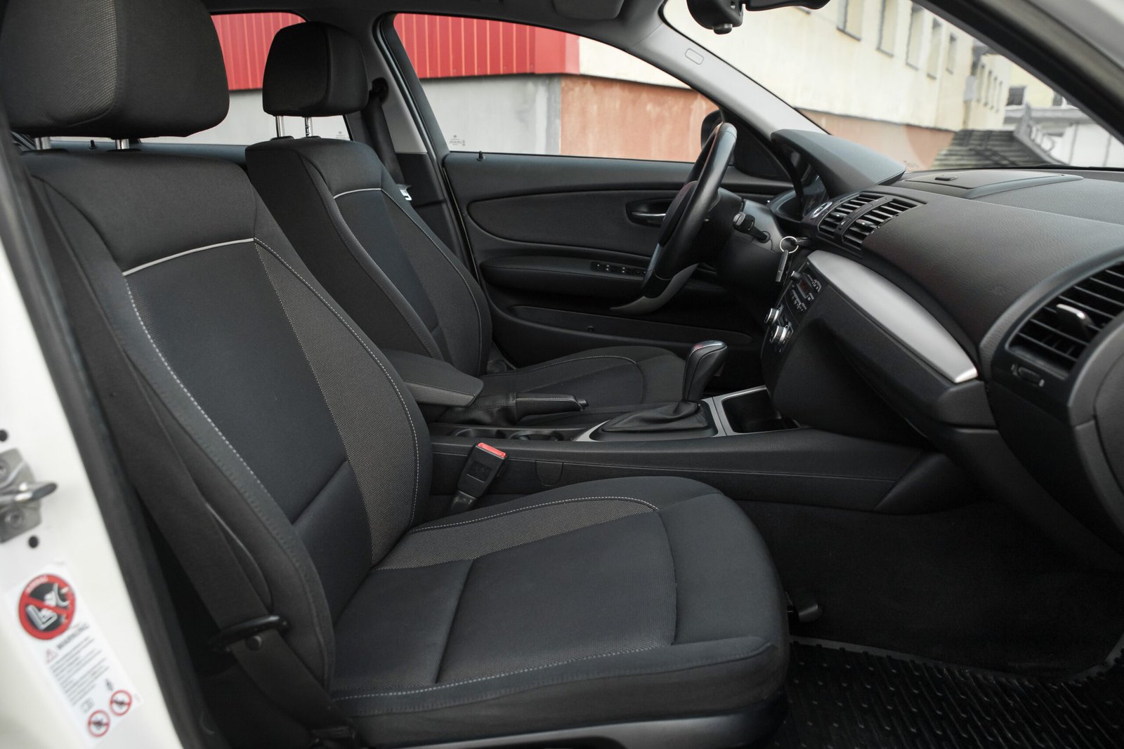 
								BMW 118D 2.0D 105KW ALPINEWEISS AUTOAMTS full									