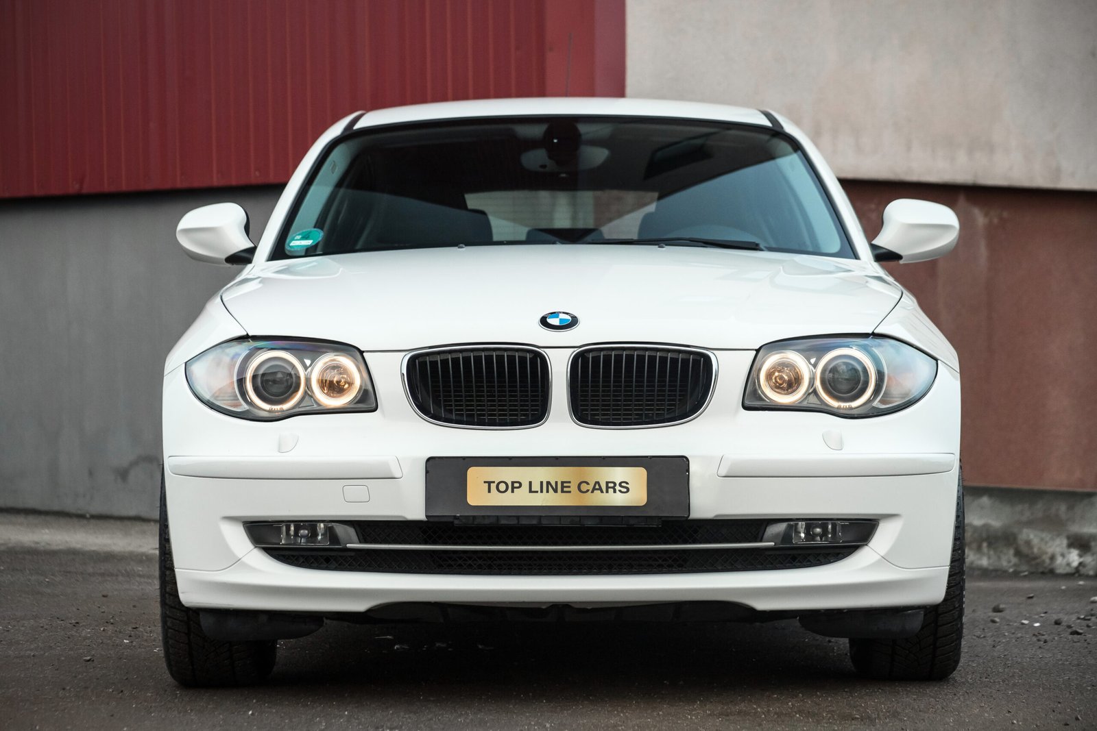 
								BMW 118D 2.0D 105KW ALPINEWEISS AUTOAMTS full									