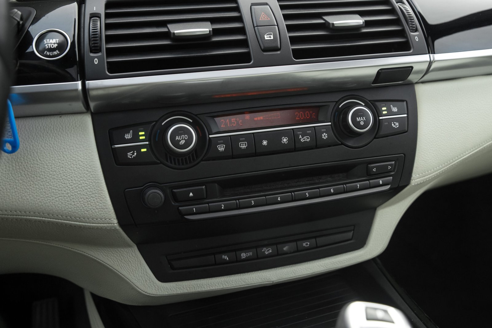 
								BMW X5 40D 3.0D 225KW FACELIFT M-SPORTPAKET full									