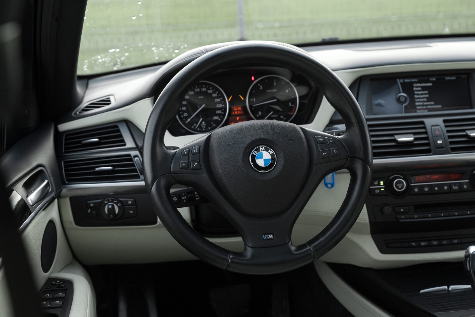 
								BMW X5 40D 3.0D 225KW FACELIFT M-SPORTPAKET full									