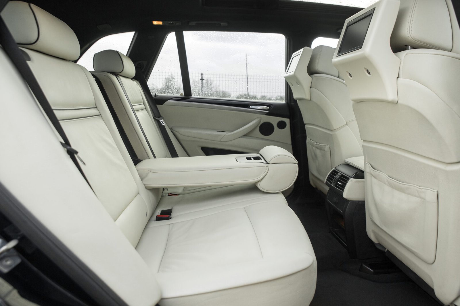 
								BMW X5 40D 3.0D 225KW FACELIFT M-SPORTPAKET full									