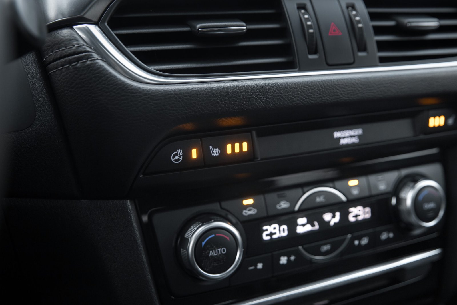 
								MAZDA 6 2.2D FULL OPTIONS full									