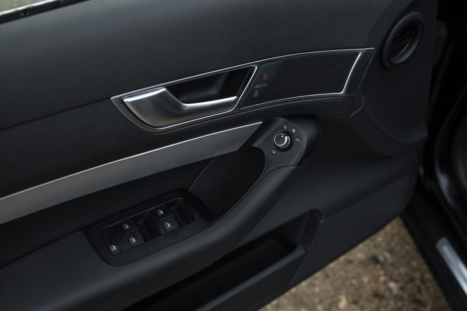 
								AUDI A6 2.0D 103KW FACELIFT full									