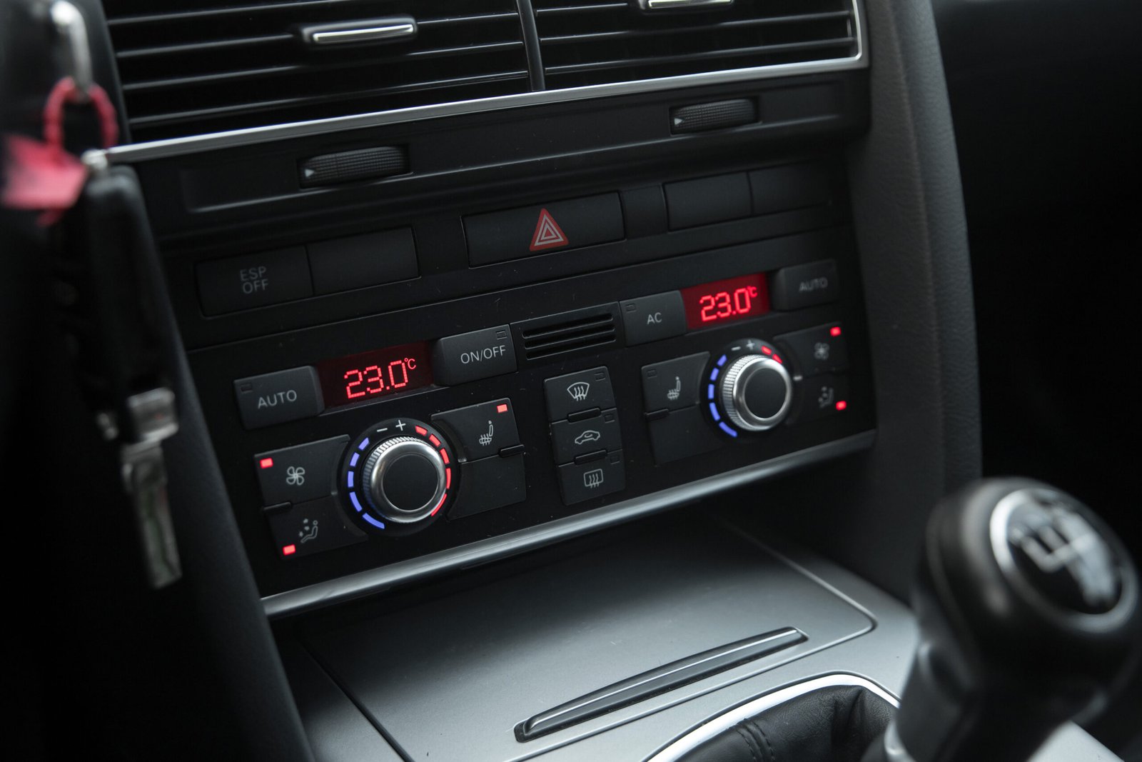 
								AUDI A6 2.0D 103KW FACELIFT full									