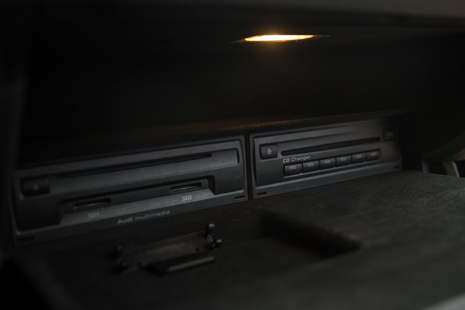 
								AUDI A6 2.0D 103KW FACELIFT full									