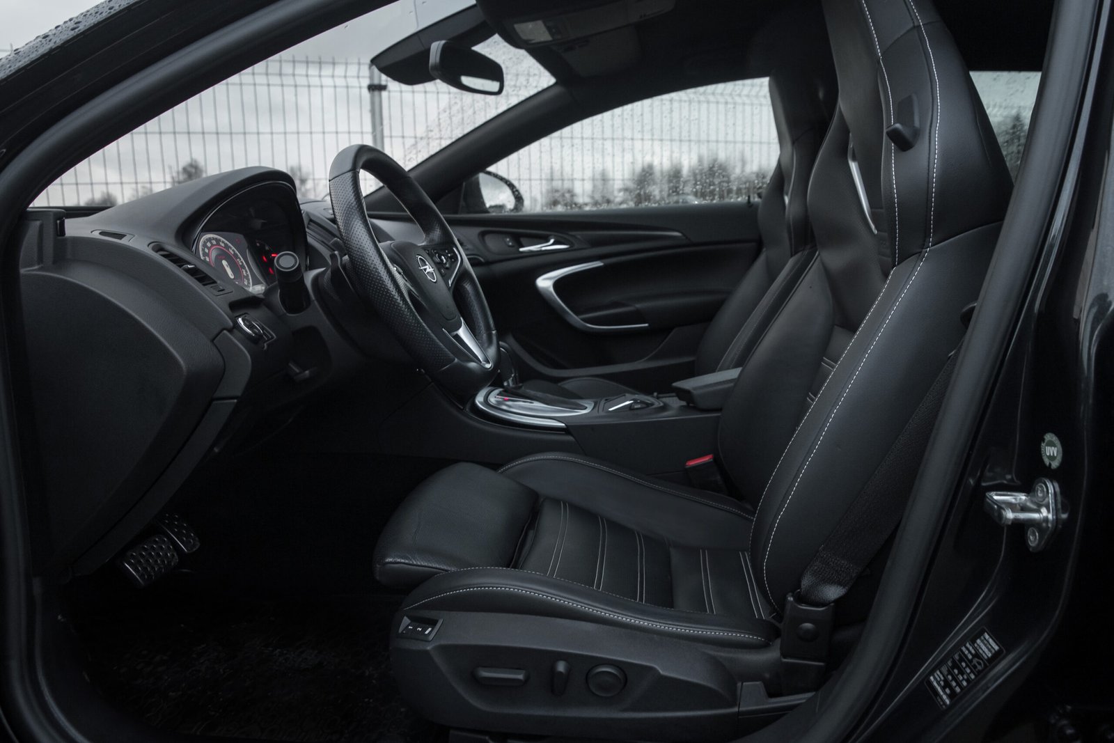 
								OPEL INSIGNIA OPC LINE 2.0D 143KW 4×4 full									