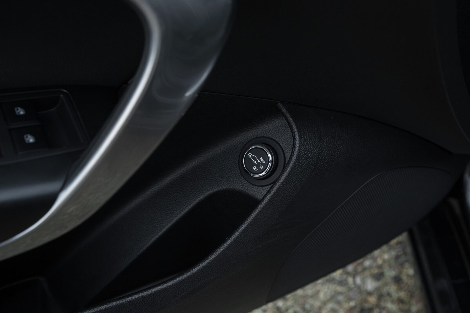 
								OPEL INSIGNIA OPC LINE 2.0D 143KW 4×4 full									