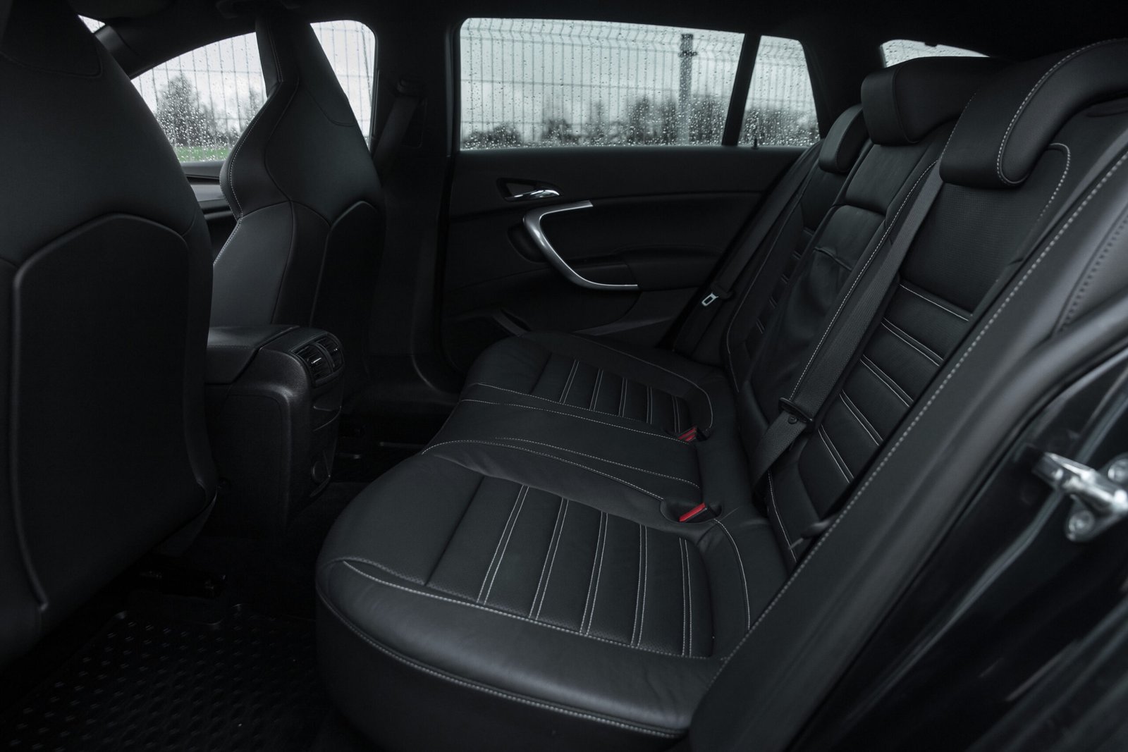 
								OPEL INSIGNIA OPC LINE 2.0D 143KW 4×4 full									