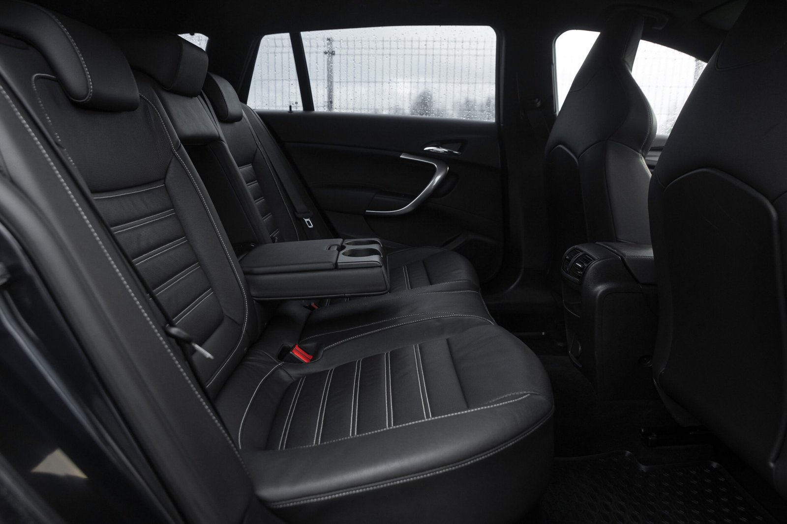 
								OPEL INSIGNIA OPC LINE 2.0D 143KW 4×4 full									