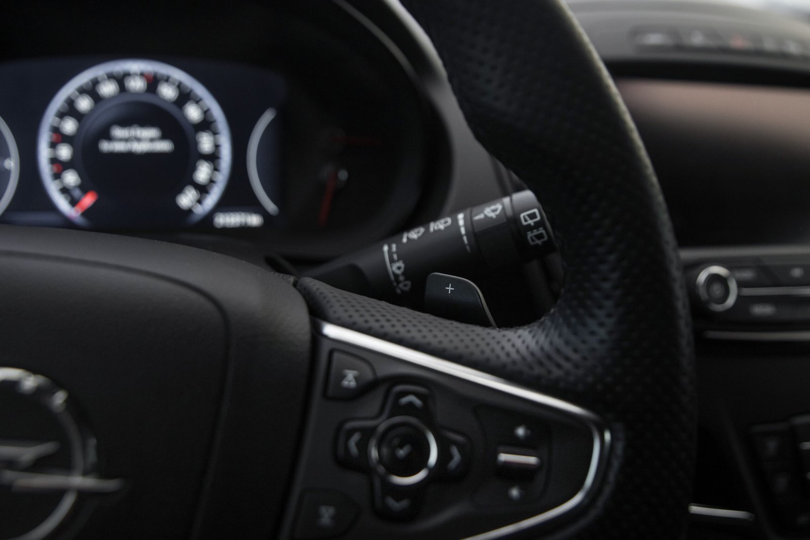 
								OPEL INSIGNIA OPC LINE 2.0D 143KW 4×4 full									