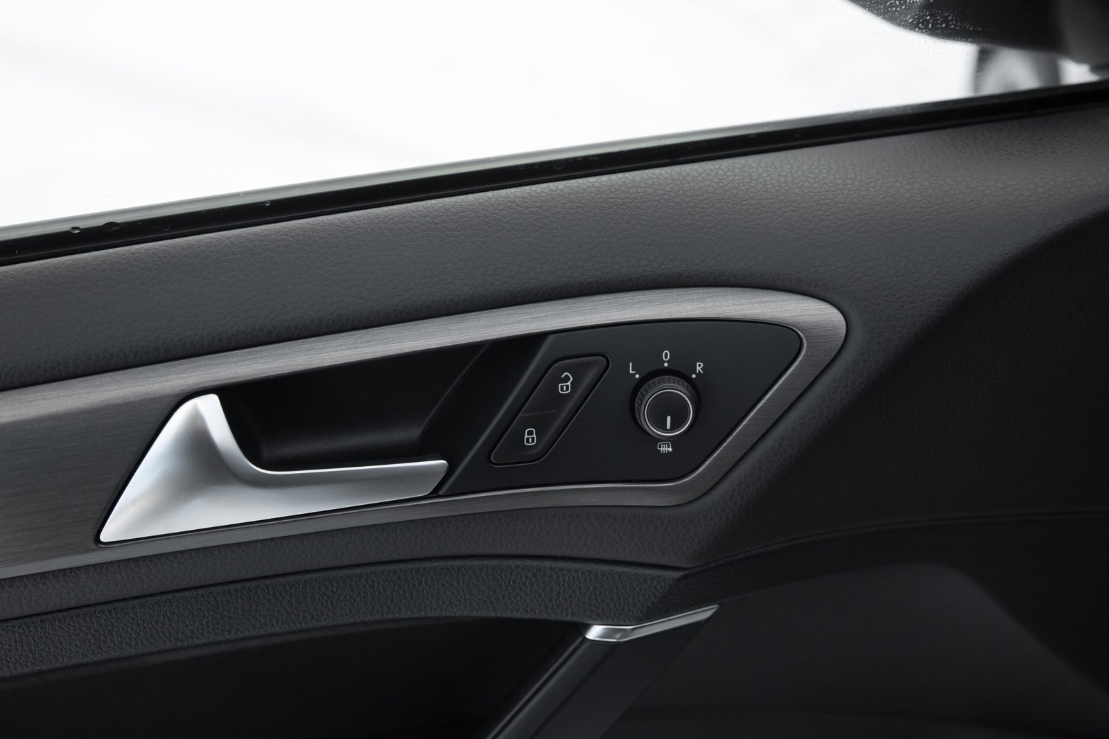 
								VW GOLF 7 SPORT 1.6D AUTOMATS full									