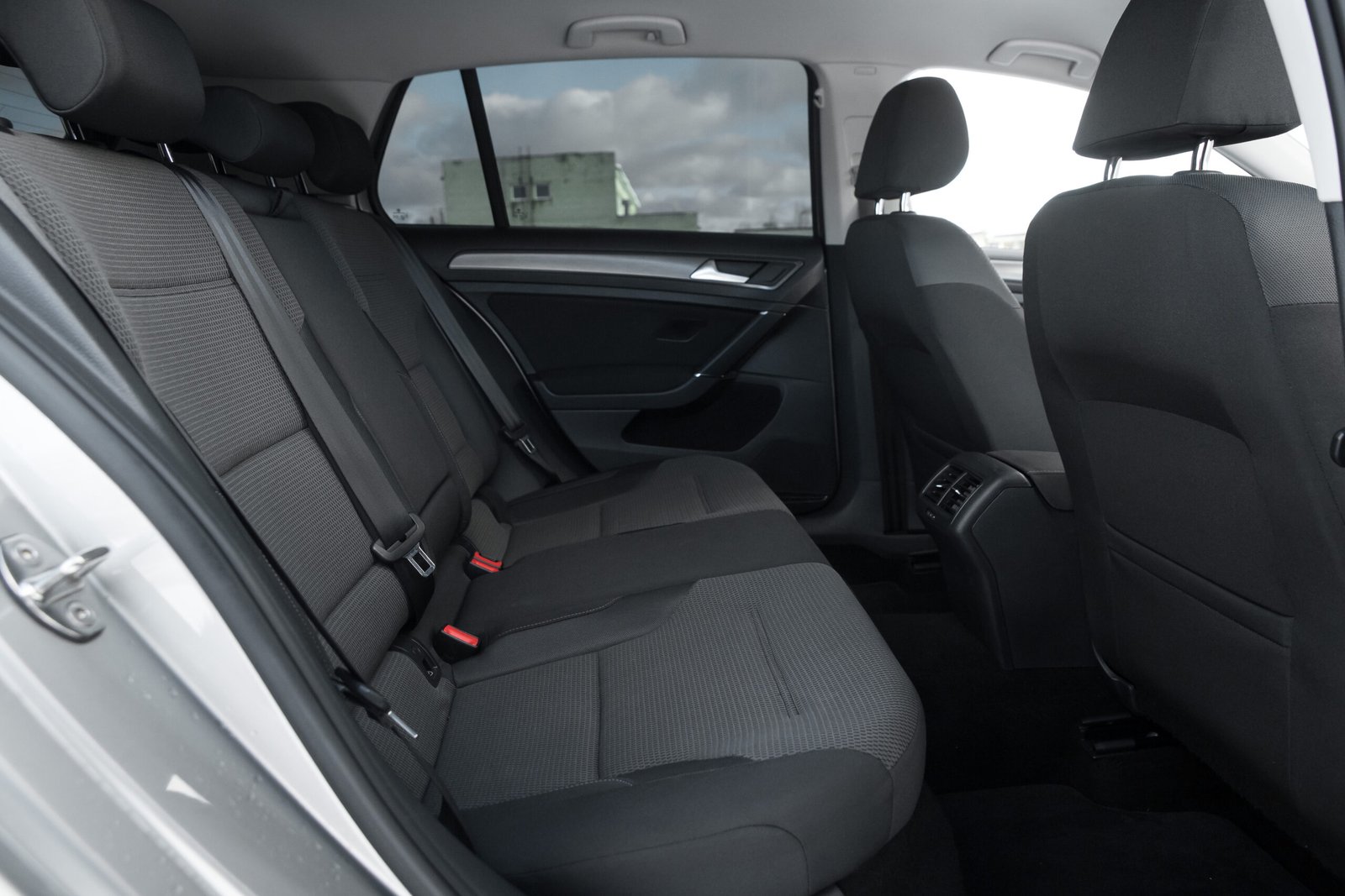 
								VW GOLF 7 SPORT 1.6D AUTOMATS full									