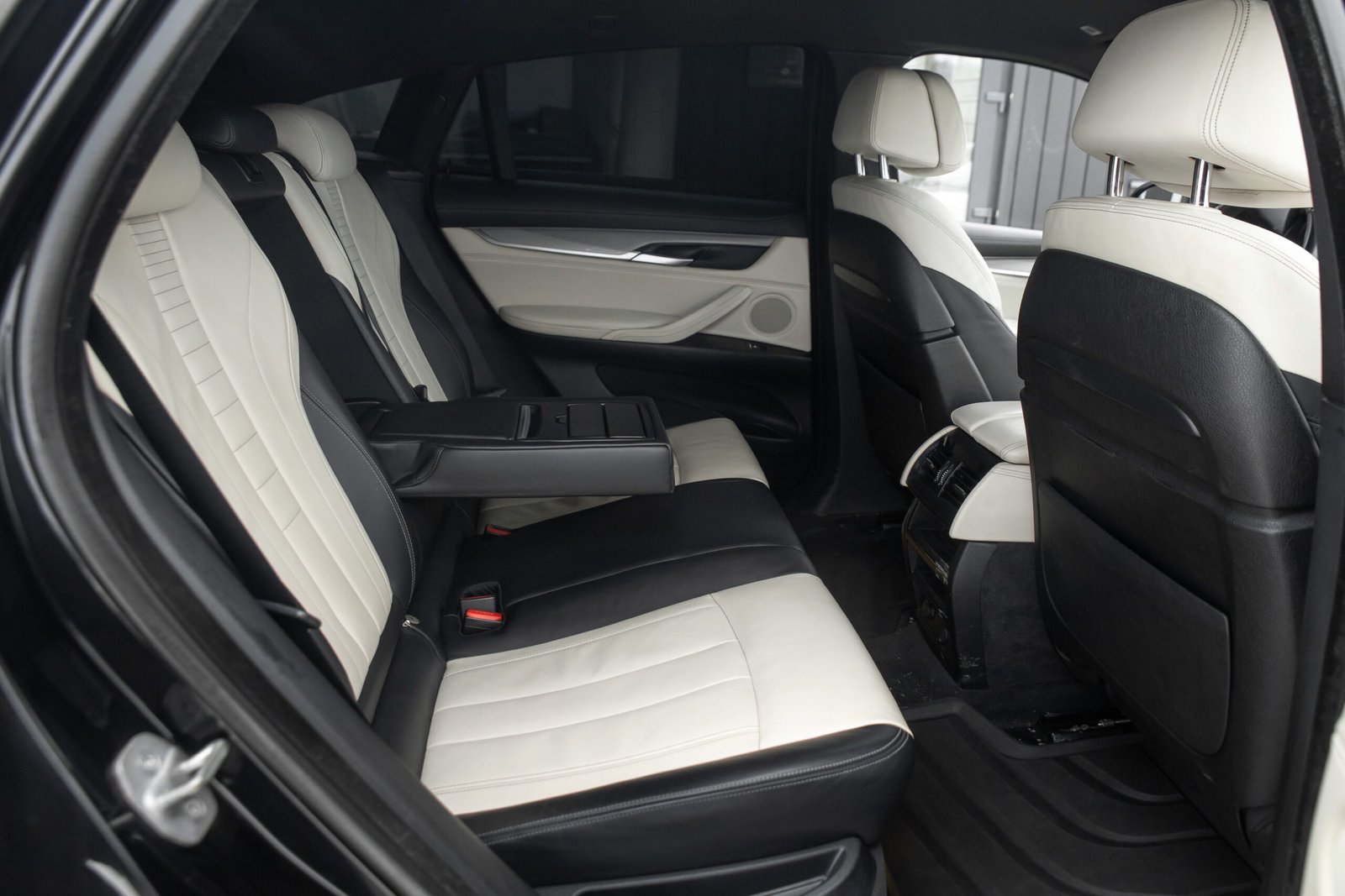 
								BMW X6 3.0D 190KW F16 M-SPORPAKET full									