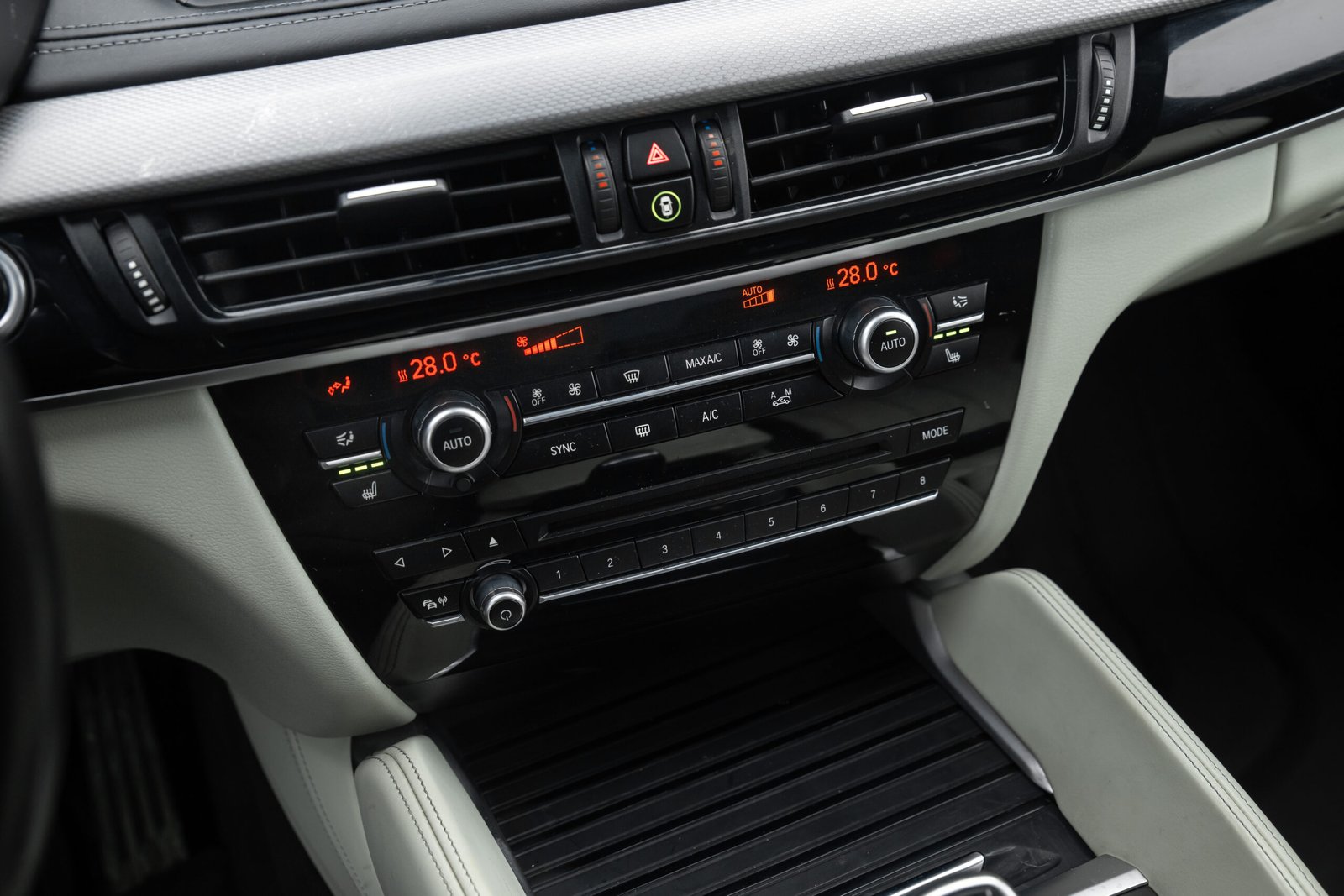 
								BMW X6 3.0D 190KW F16 M-SPORPAKET full									