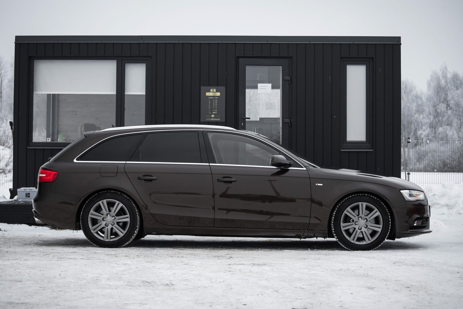 
								AUDI A4 FACELIFT 3.0D 180 KW QUATTRO S-LINE full									