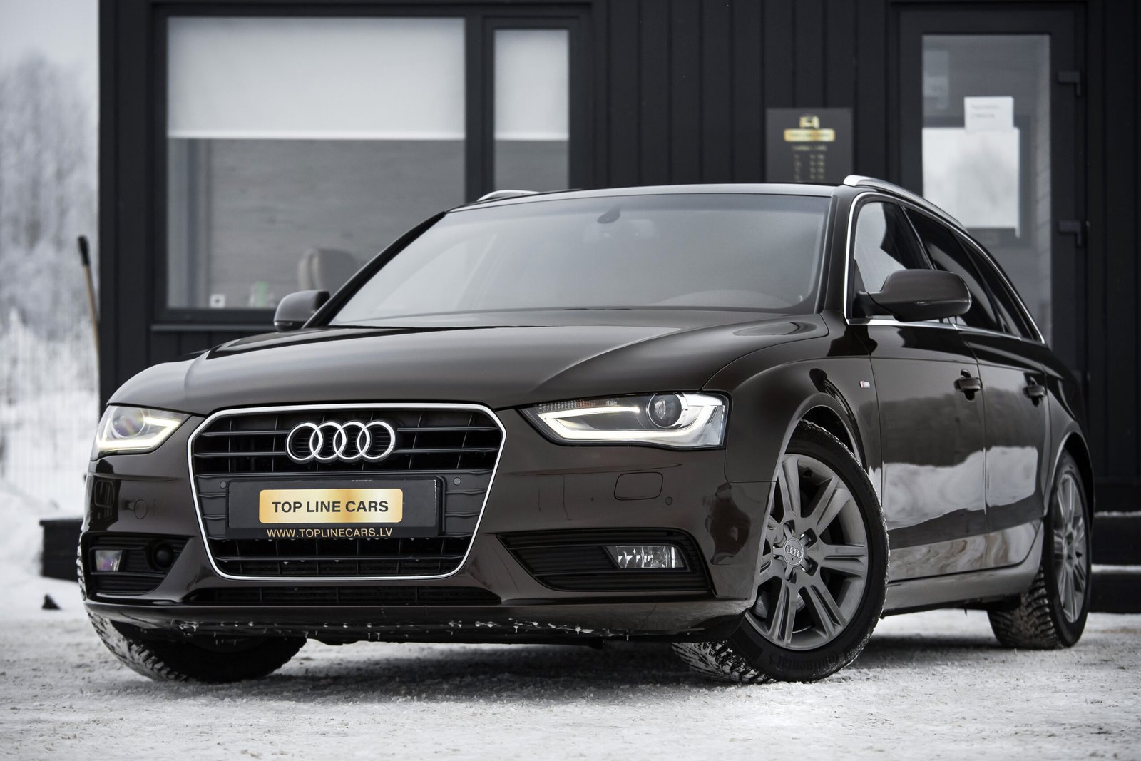 
								AUDI A4 FACELIFT 3.0D 180 KW QUATTRO S-LINE full									