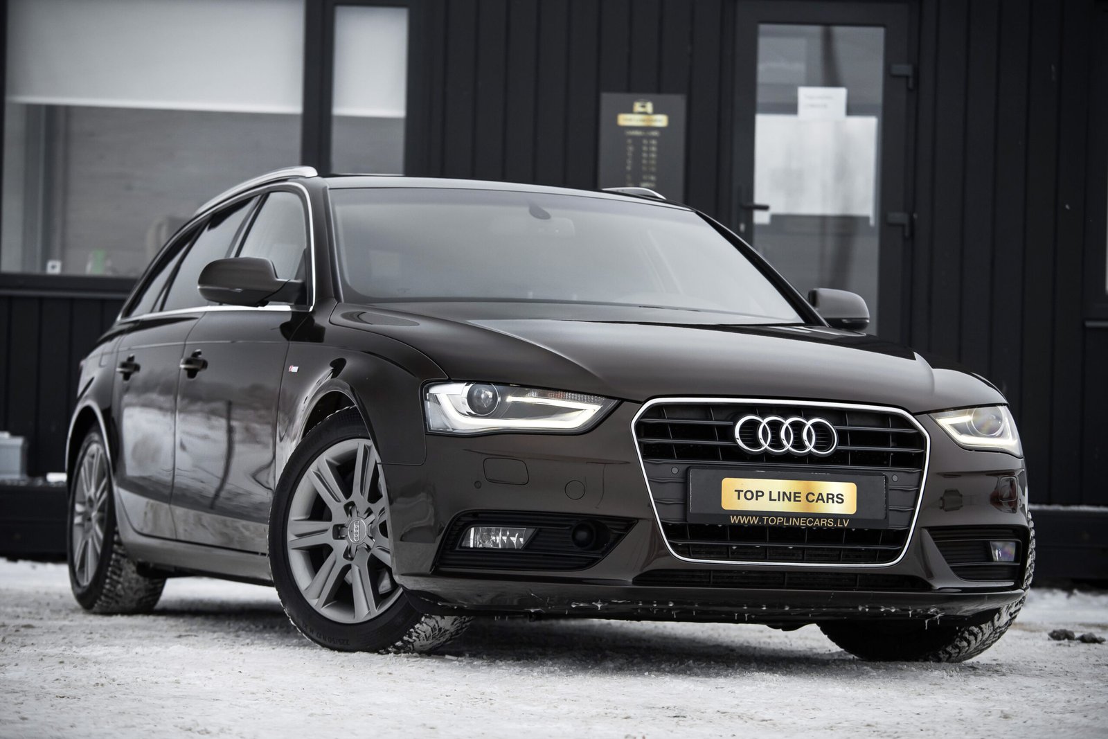 
								AUDI A4 FACELIFT 3.0D 180 KW QUATTRO S-LINE full									