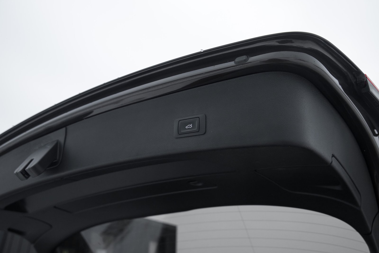 
								AUDI A4 FACELIFT 3.0D 180 KW QUATTRO S-LINE full									