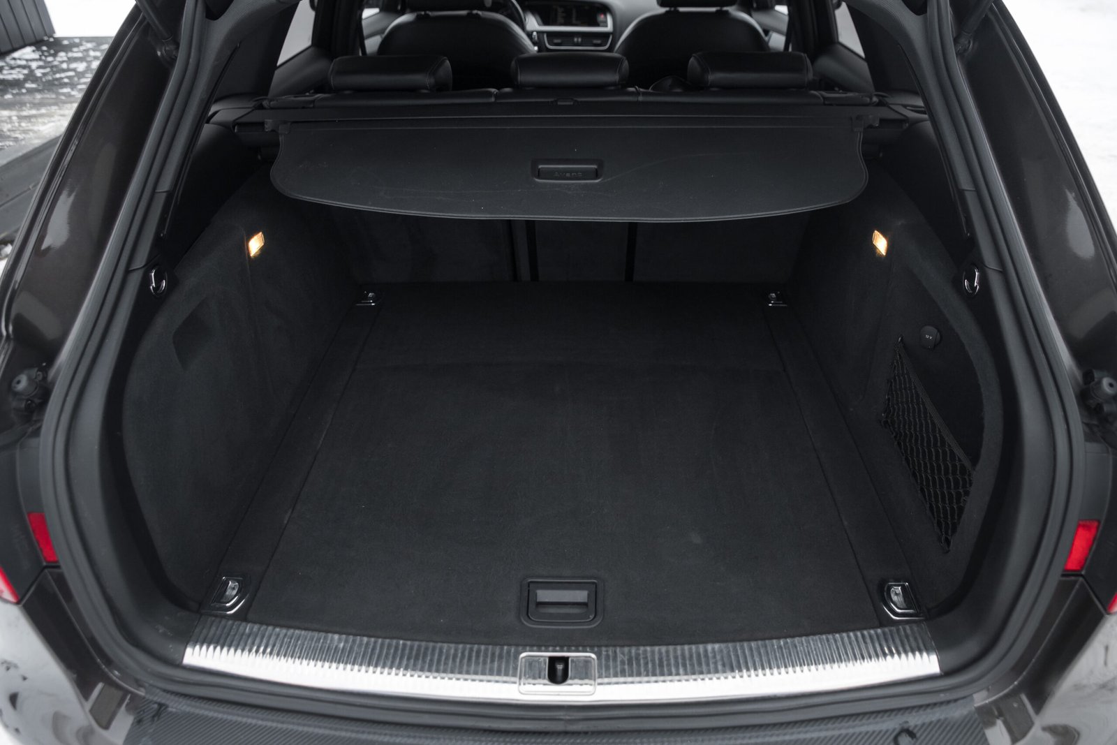 
								AUDI A4 FACELIFT 3.0D 180 KW QUATTRO S-LINE full									