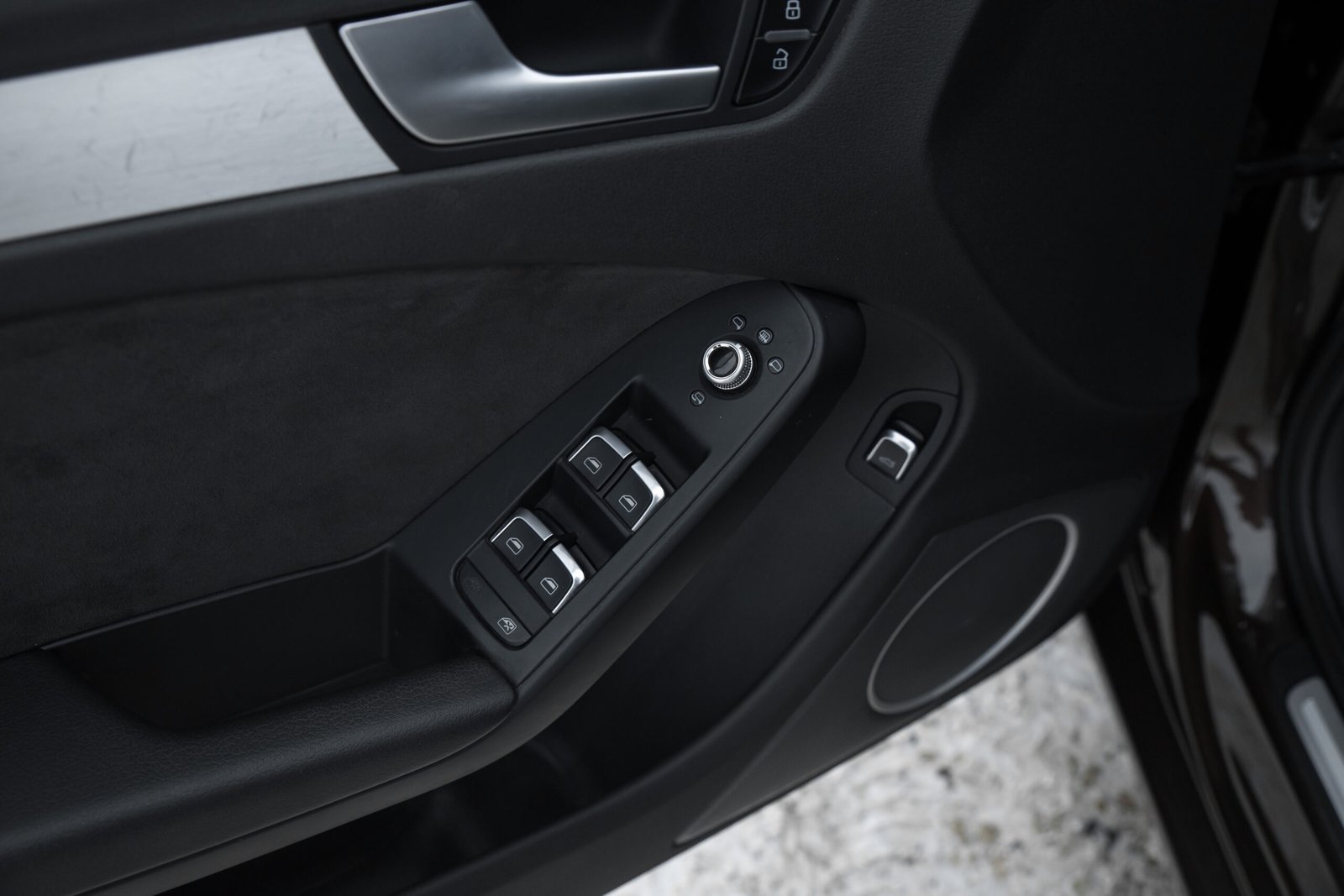 
								AUDI A4 FACELIFT 3.0D 180 KW QUATTRO S-LINE full									