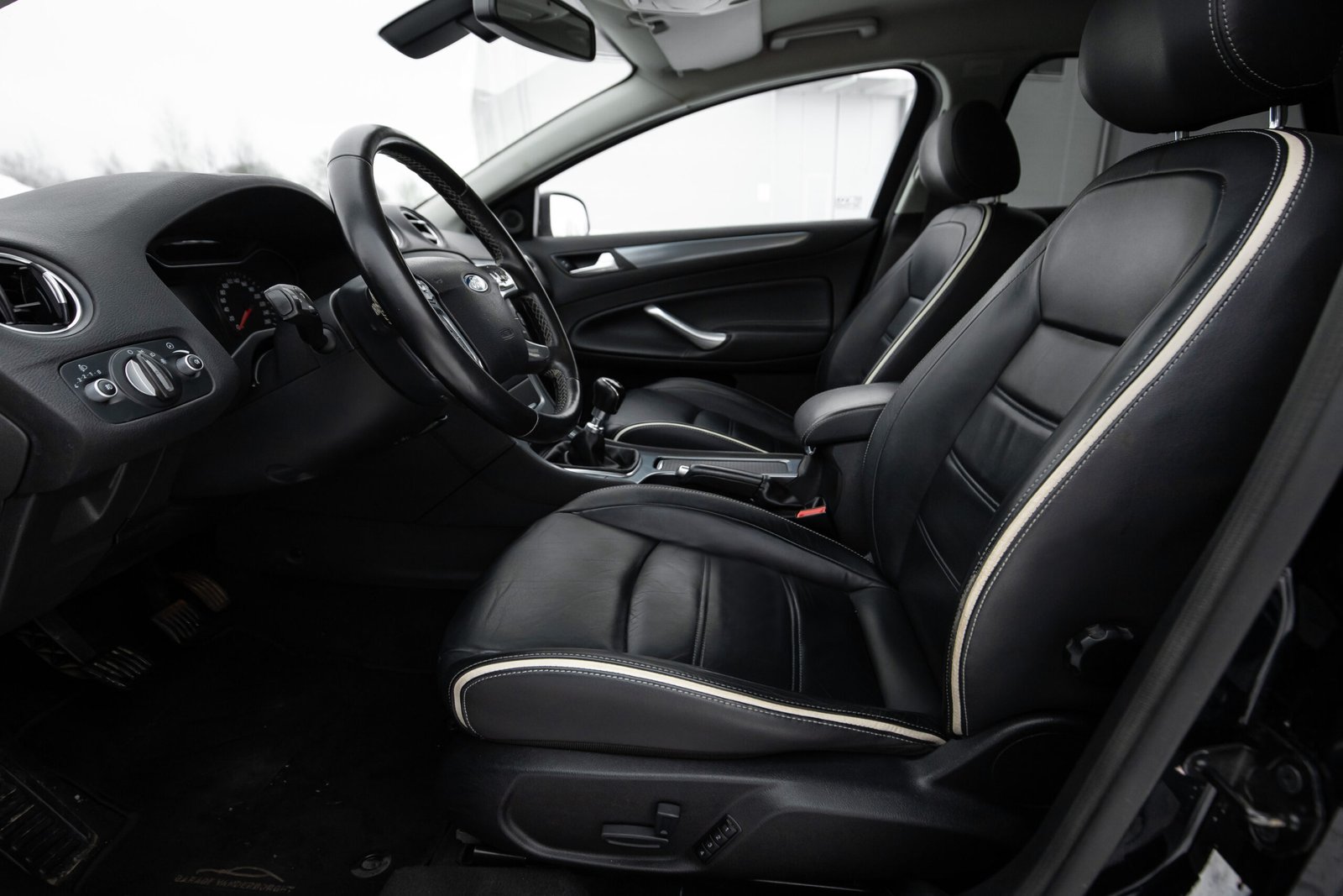 
								FORD MONDEO 1.6D 85KW TITANIUM full									