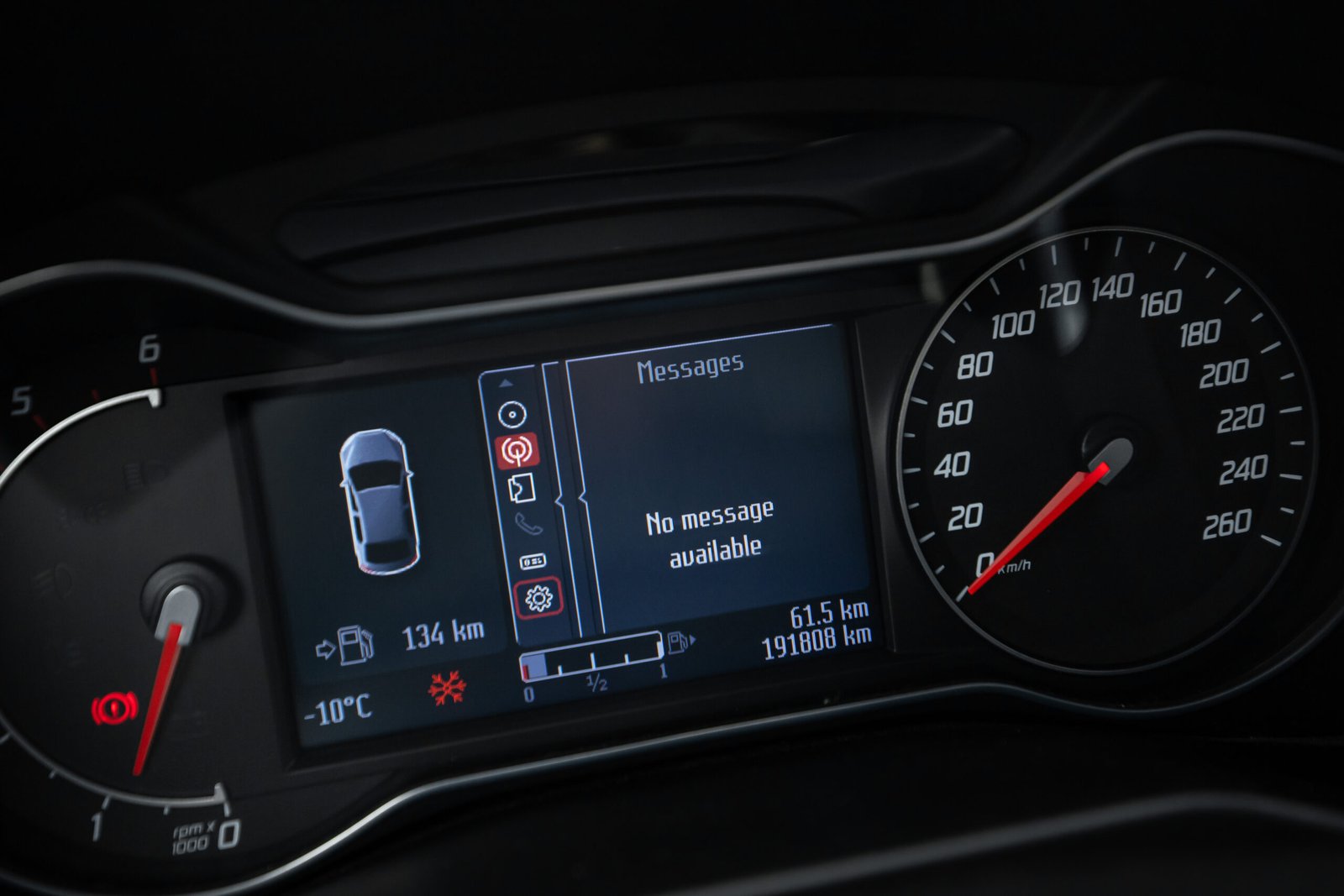 
								FORD MONDEO 1.6D 85KW TITANIUM full									