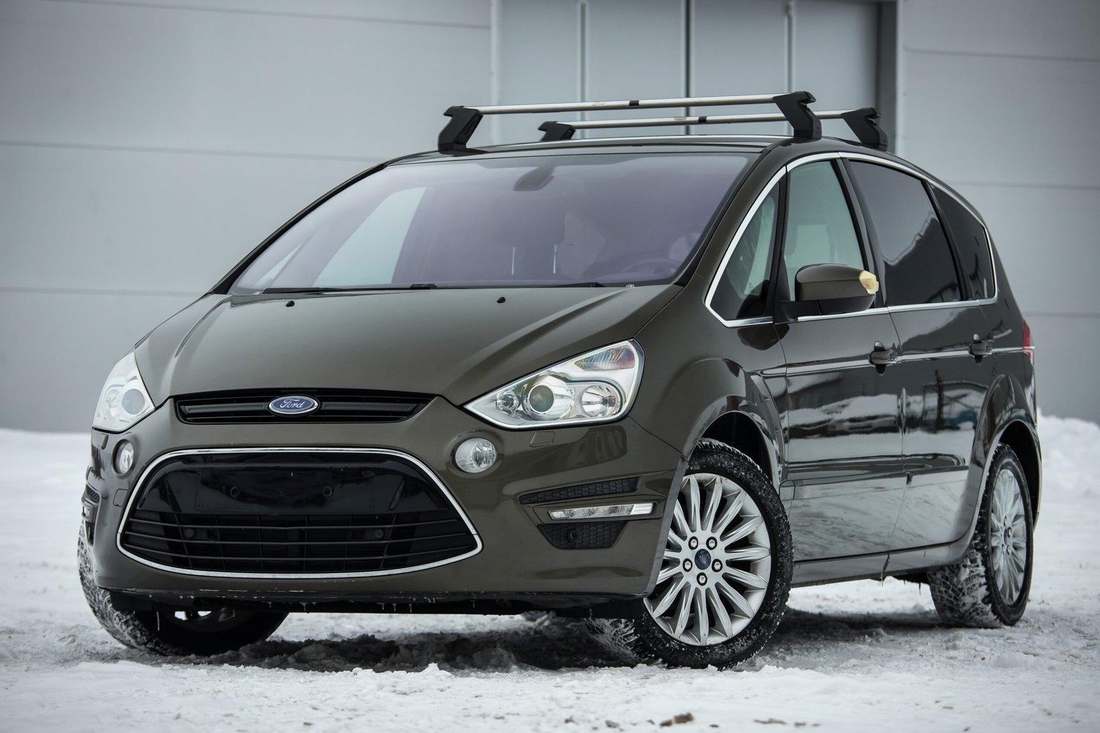 
								FORD S-MAX TITANIUM 2.0D 100KW FACELIFT 7SEATS full									