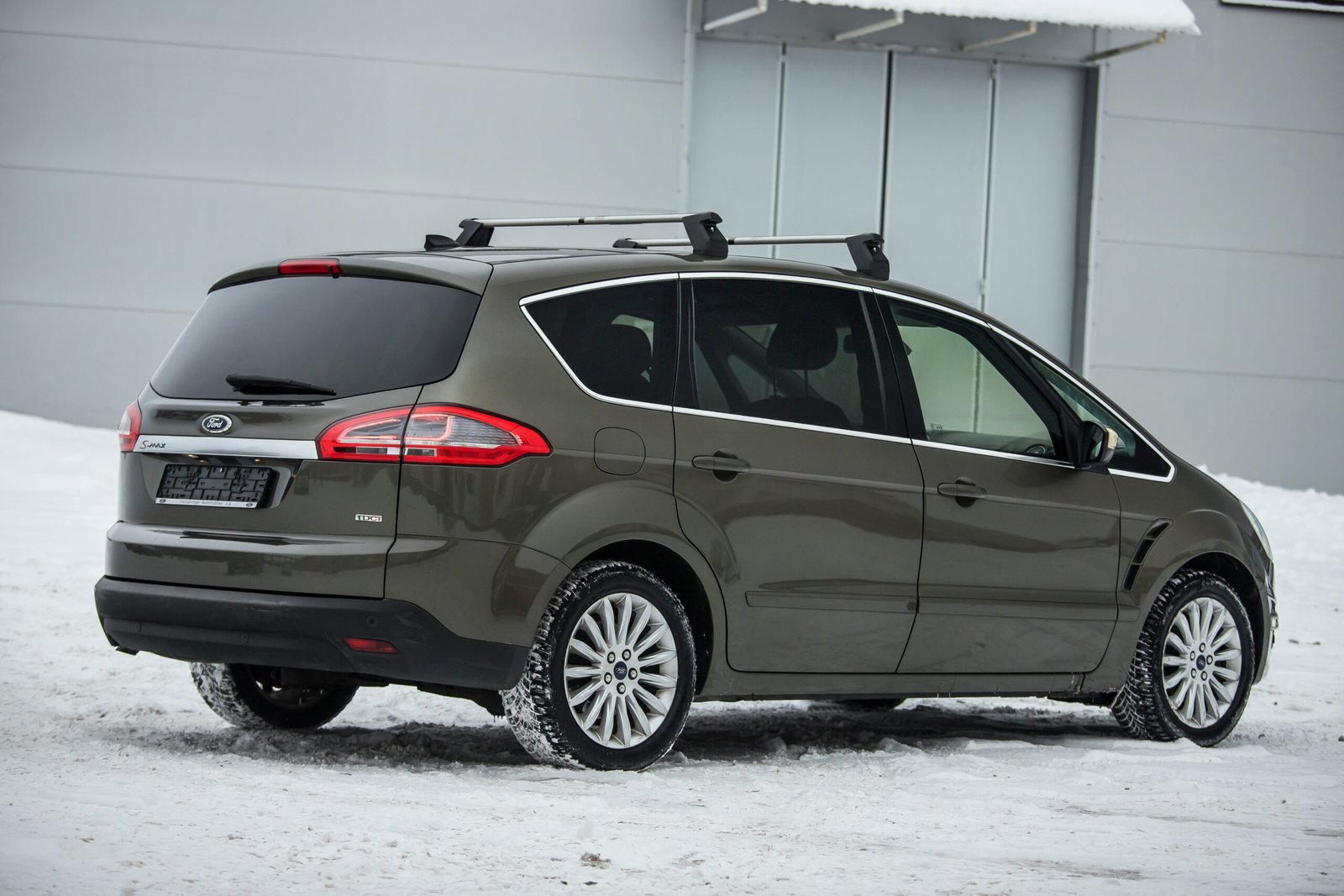 
								FORD S-MAX TITANIUM 2.0D 100KW FACELIFT 7SEATS full									