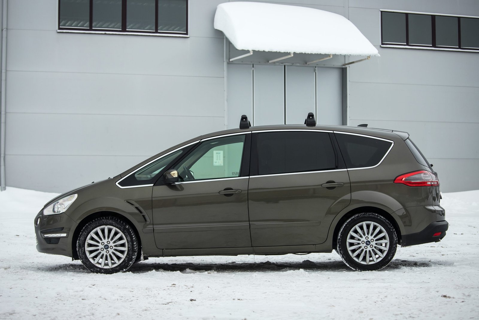 
								FORD S-MAX TITANIUM 2.0D 100KW FACELIFT 7SEATS full									